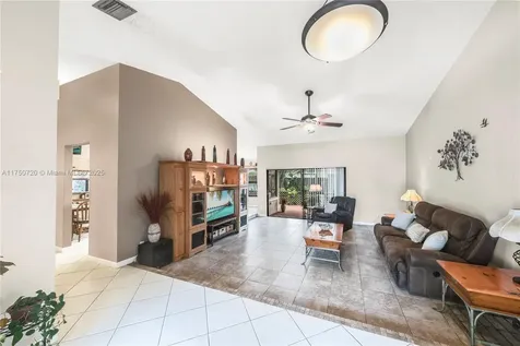 6910 W Wedgewood Avenue Davie FL 33331