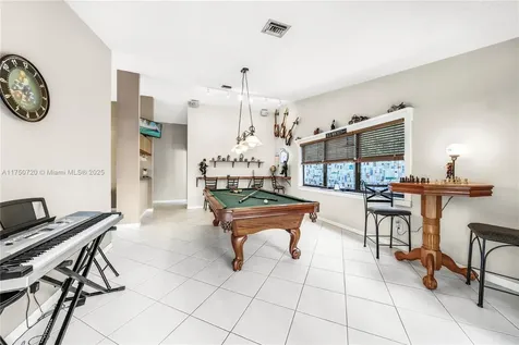 6910 W Wedgewood Avenue Davie FL 33331