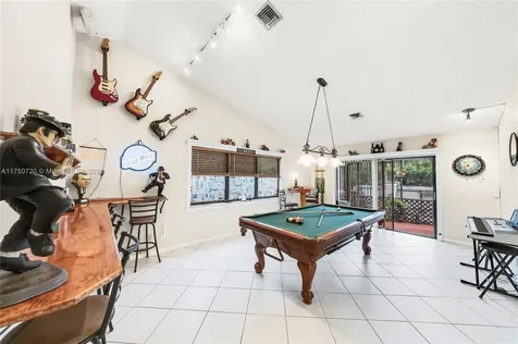 6910 W Wedgewood Avenue Davie FL 33331