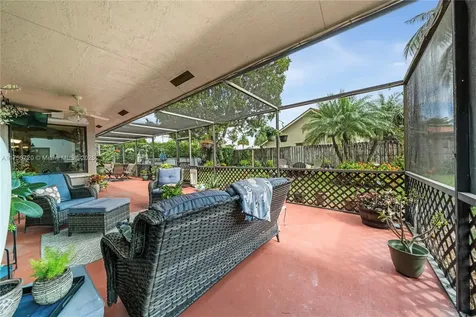 6910 W Wedgewood Avenue Davie FL 33331