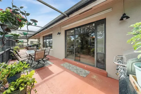 6910 W Wedgewood Avenue Davie FL 33331