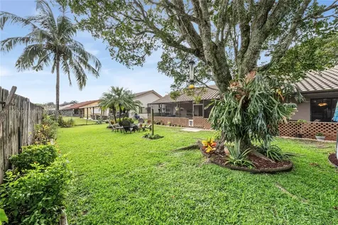 6910 W Wedgewood Avenue Davie FL 33331