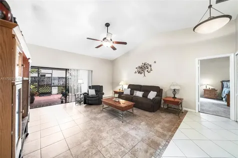 6910 W Wedgewood Avenue Davie FL 33331