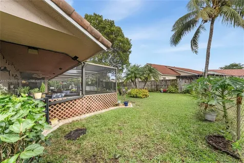 6910 W Wedgewood Avenue Davie FL 33331