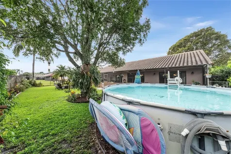 6910 W Wedgewood Avenue Davie FL 33331