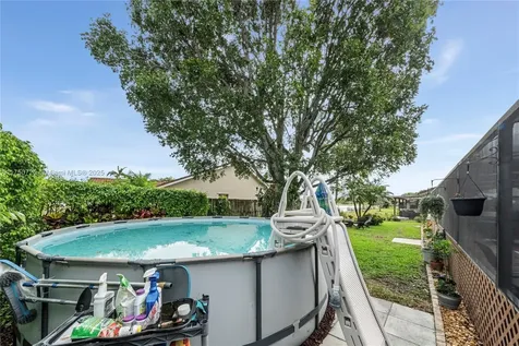6910 W Wedgewood Avenue Davie FL 33331
