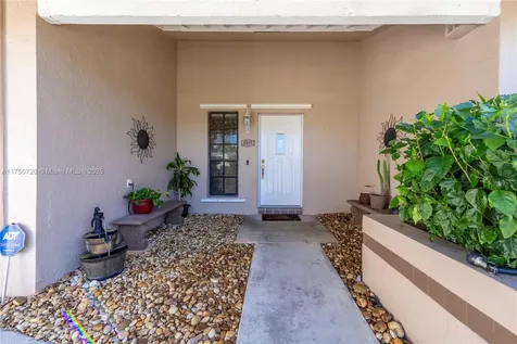 6910 W Wedgewood Avenue Davie FL 33331