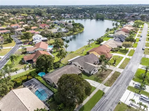 6910 W Wedgewood Avenue Davie FL 33331