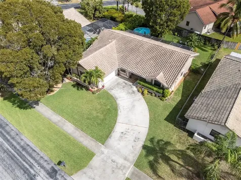 6910 W Wedgewood Avenue Davie FL 33331