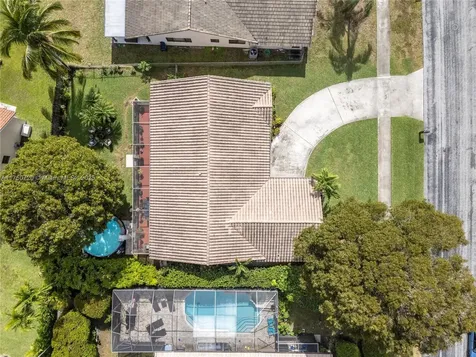 6910 W Wedgewood Avenue Davie FL 33331