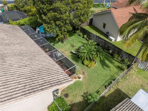 6910 W Wedgewood Avenue Davie FL 33331
