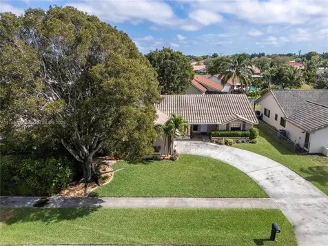 6910 W Wedgewood Avenue Davie FL 33331