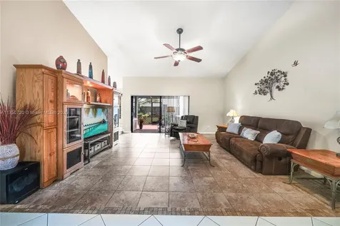 6910 W Wedgewood Avenue Davie FL 33331