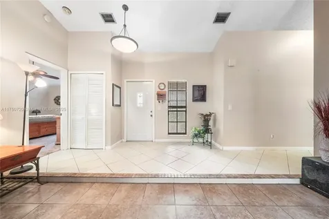 6910 W Wedgewood Avenue Davie FL 33331