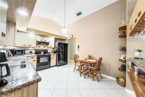 6910 W Wedgewood Avenue Davie FL 33331