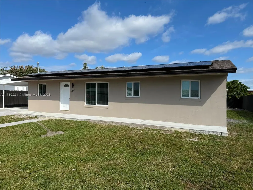 4821 NW 185th Terrace Miami Gardens FL 33055