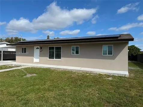4821 NW 185th Terrace Miami Gardens FL 33055