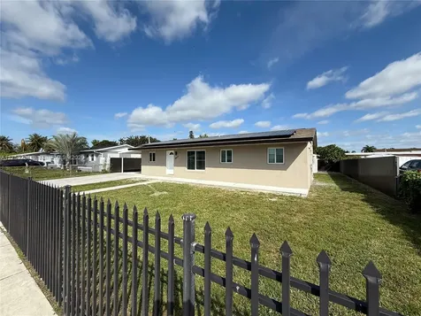 4821 NW 185th Terrace Miami Gardens FL 33055