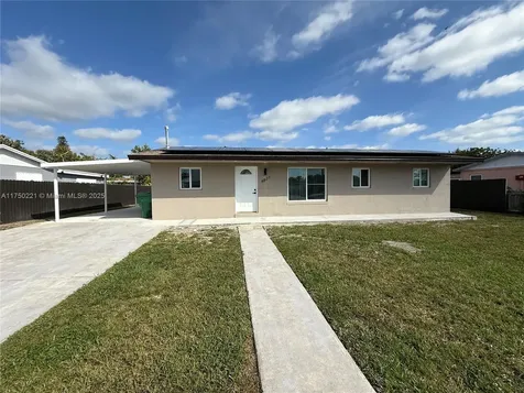 4821 NW 185th Terrace Miami Gardens FL 33055
