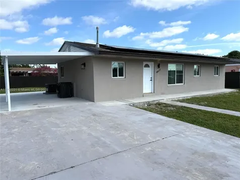 4821 NW 185th Terrace Miami Gardens FL 33055