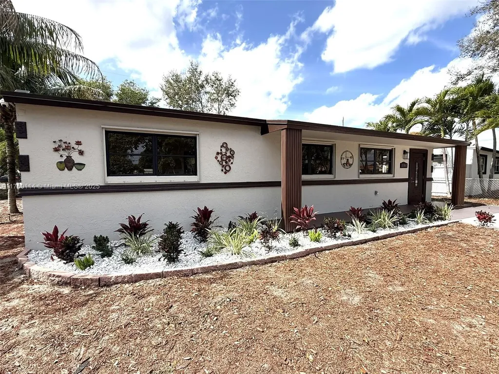 1100 N 71st Terrace Hollywood FL 33024