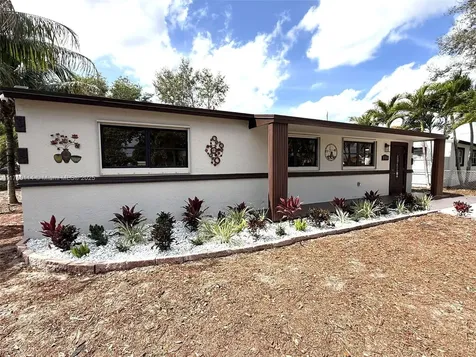 1100 N 71st Terrace Hollywood FL 33024