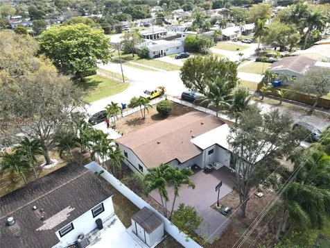 1100 N 71st Terrace Hollywood FL 33024
