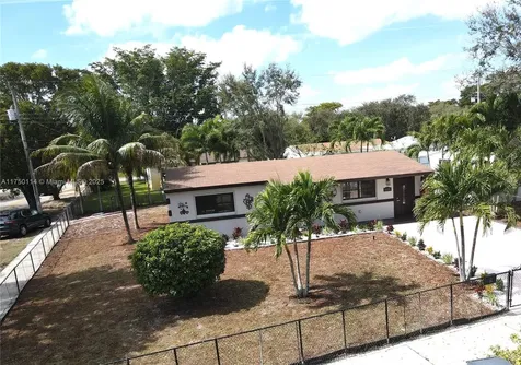 1100 N 71st Terrace Hollywood FL 33024