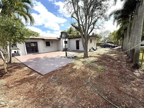 1100 N 71st Terrace Hollywood FL 33024