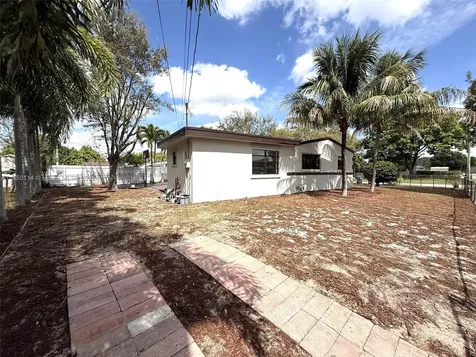 1100 N 71st Terrace Hollywood FL 33024