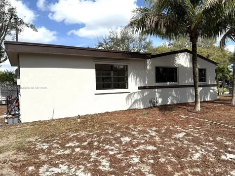1100 N 71st Terrace Hollywood FL 33024
