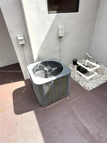 1100 N 71st Terrace Hollywood FL 33024