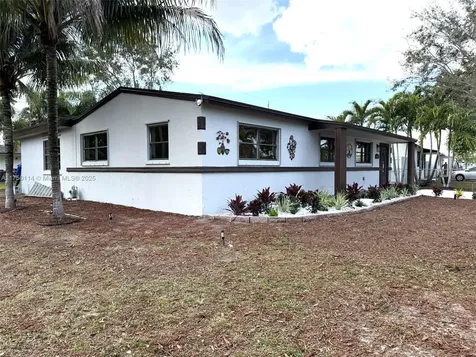 1100 N 71st Terrace Hollywood FL 33024