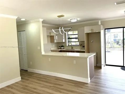 1100 N 71st Terrace Hollywood FL 33024