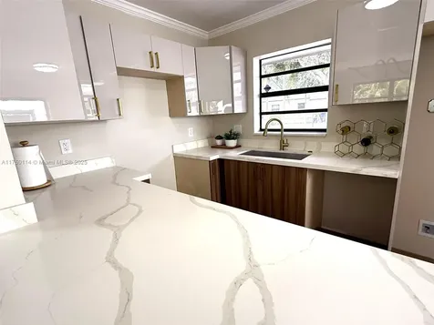 1100 N 71st Terrace Hollywood FL 33024
