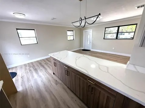 1100 N 71st Terrace Hollywood FL 33024