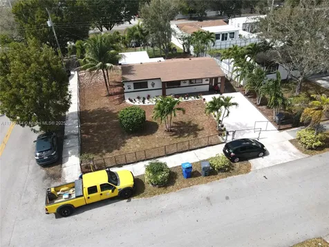 1100 N 71st Terrace Hollywood FL 33024