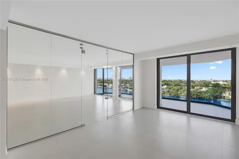 5500 Collins Avenue Miami Beach FL 33140