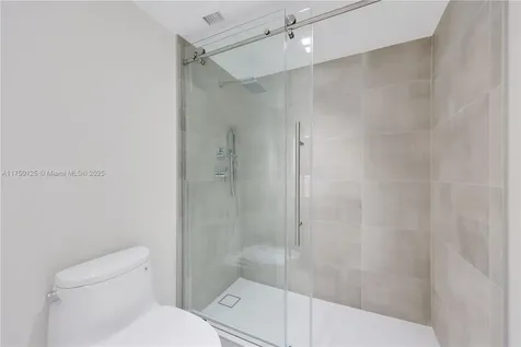 5500 Collins Avenue Miami Beach FL 33140