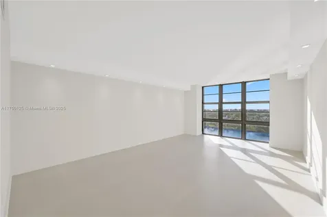 5500 Collins Avenue Miami Beach FL 33140