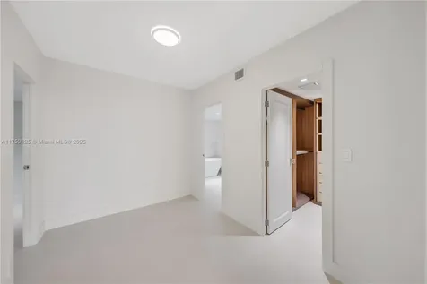 5500 Collins Avenue Miami Beach FL 33140