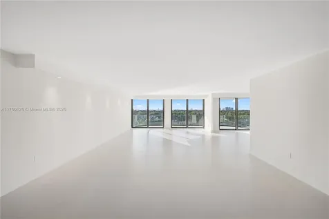 5500 Collins Avenue Miami Beach FL 33140
