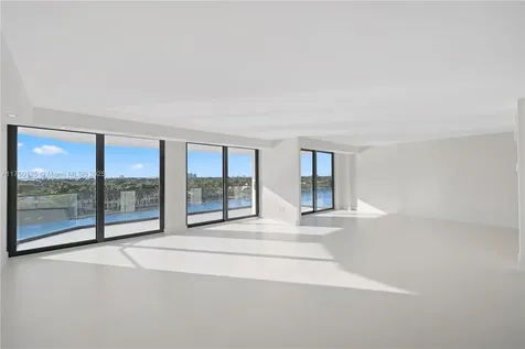 5500 Collins Avenue Miami Beach FL 33140