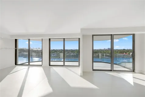 5500 Collins Avenue Miami Beach FL 33140