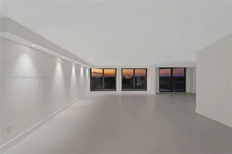 5500 Collins Avenue Miami Beach FL 33140