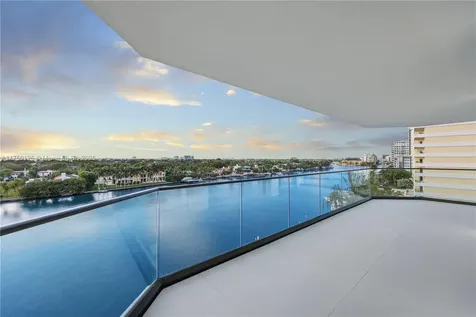 5500 Collins Avenue Miami Beach FL 33140