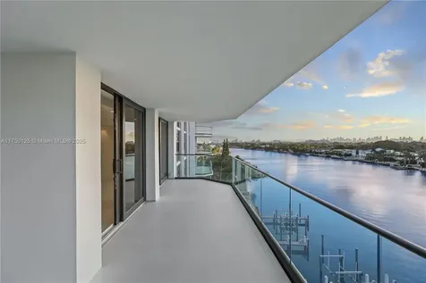5500 Collins Avenue Miami Beach FL 33140