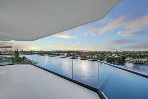5500 Collins Avenue Miami Beach FL 33140