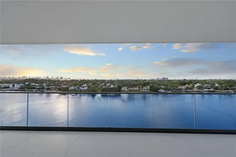 5500 Collins Avenue Miami Beach FL 33140