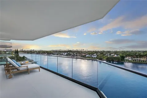 5500 Collins Avenue Miami Beach FL 33140